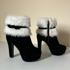 Unknown Brand Black Velvet White Faux Fur Heeled Platform Ankle Boots size 37